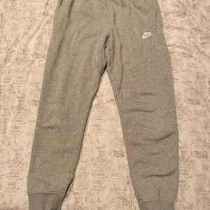 Nike sportswear club fleece joggers
